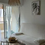 Avec Terrasse Proche Plages Апартаменты *